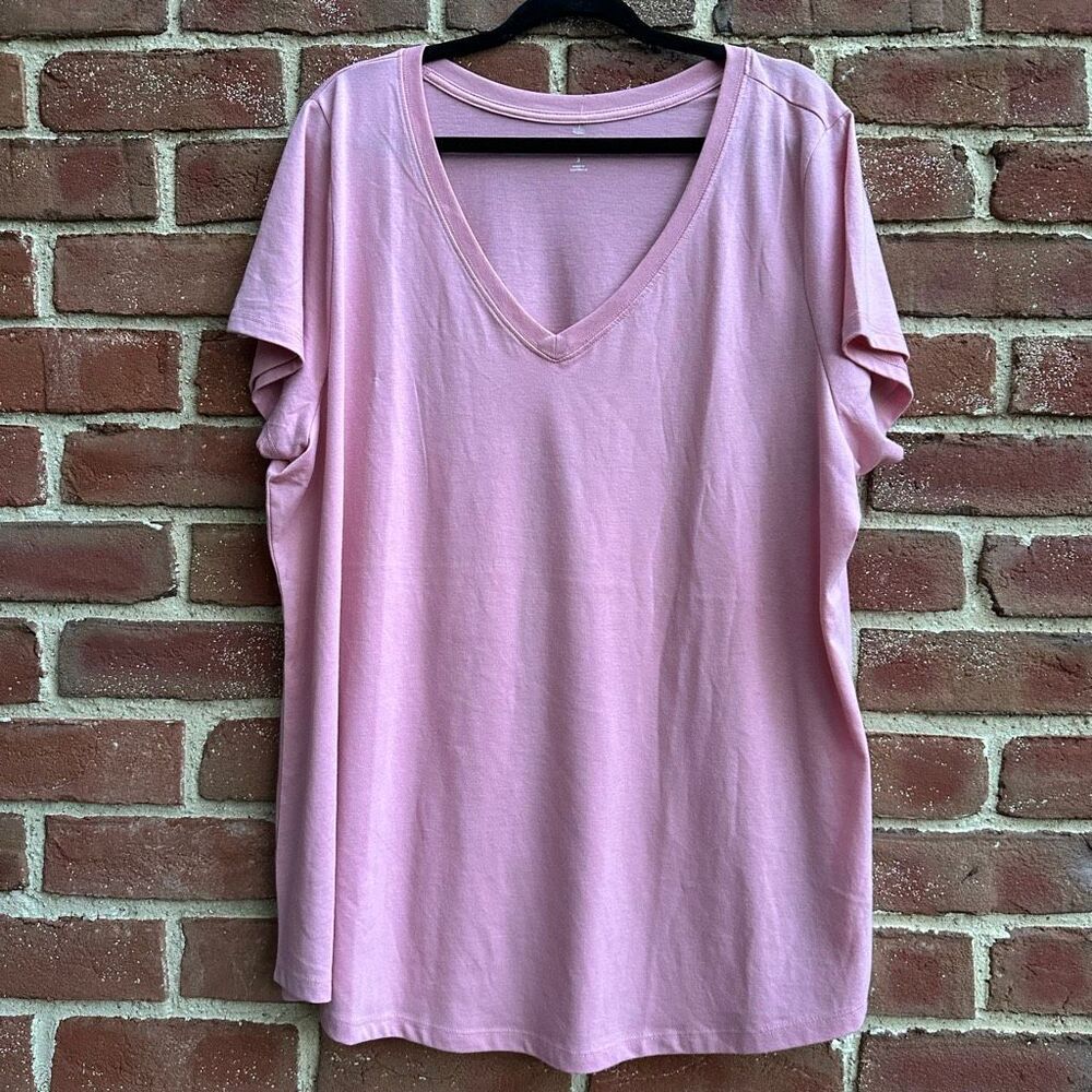 Torrid Classic Fit Pink V Neck Short Sleeve Tee 3X NWOT